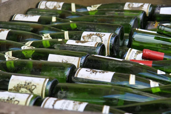 Empty green wine bottles — Stock Photo, Image