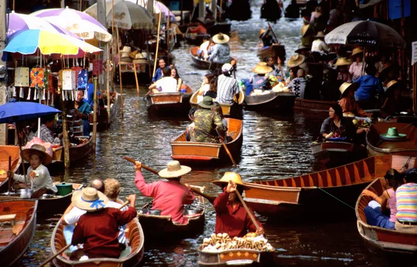 Mercados flotantes de Damnoen Saduak — Foto de Stock