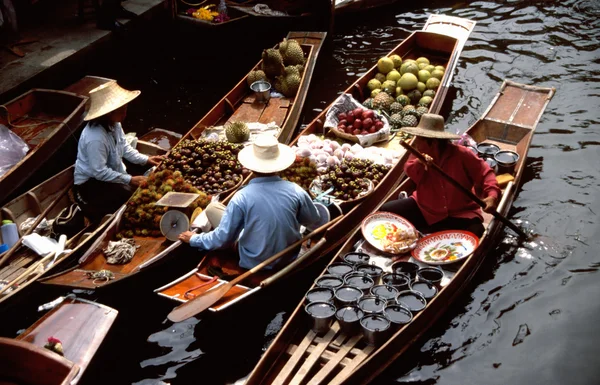 Mercados flutuantes de Damnoen Saduak — Fotografia de Stock