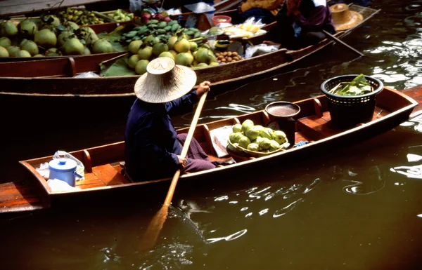 Mercados flutuantes de Damnoen Saduak — Fotografia de Stock