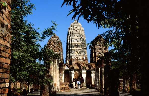 Buddhistiska tempel ruin — Stockfoto