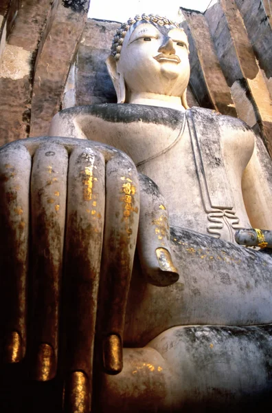 Гигантская статуя Будды — стоковое фото