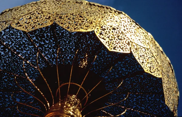 Golden umbrella — Stock Photo, Image