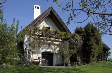 Balaton Gölü 'ndeki çiftlik evi.