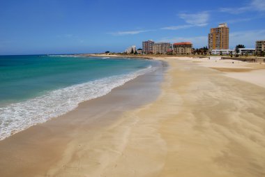 beachfront kıyı ve kentsel gelişim gösteren