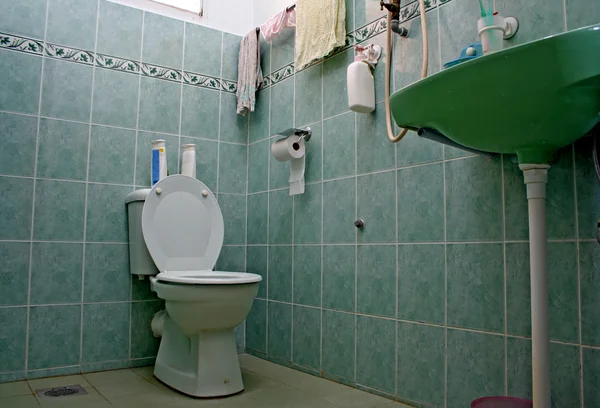 Kamar mandi biasa cum toilet — Stok Foto