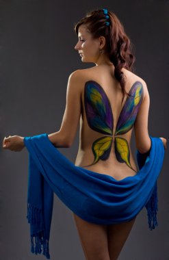 güzel bir kız ile bodyart