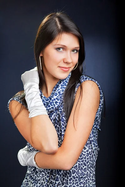 Schöne Frau in Kleid und Handschuhen — Stockfoto