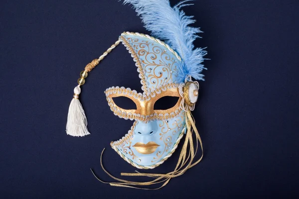 Máscara de plumas azul y oro —  Fotos de Stock