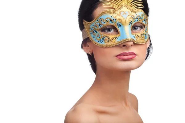 Mooie vrouw dragen blauwe carnaval masker — Stockfoto