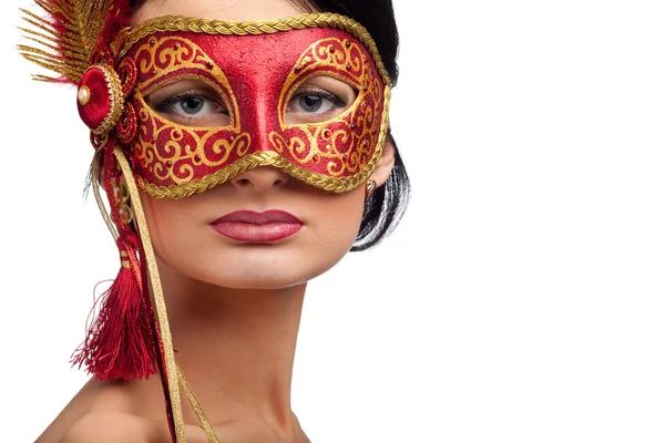 Kadın giyiyor kırmızı karnaval maskesi — Stok fotoğraf