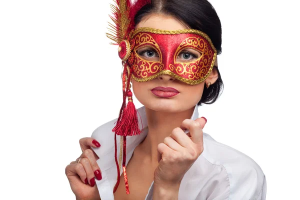 Femme portant un masque de carnaval rouge — Photo