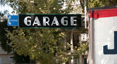 Otomatik garaj işareti tamir dükkanı