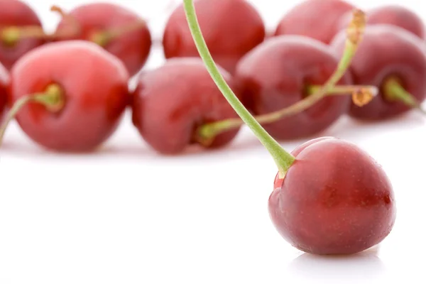 Sweet cherries with one cherry at front side — Stock Photo, Image