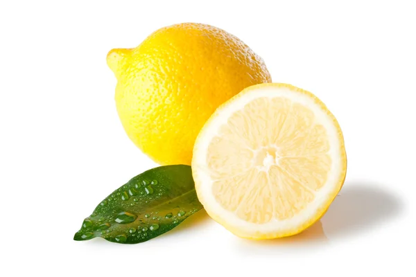 Isolierte Zitrone mit Blatt — Stockfoto