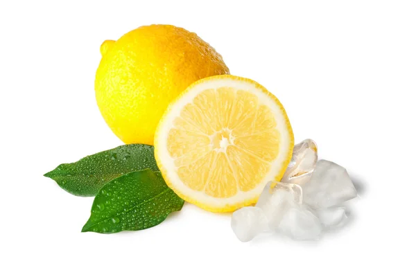 Два лимона со льдом — стоковое фото