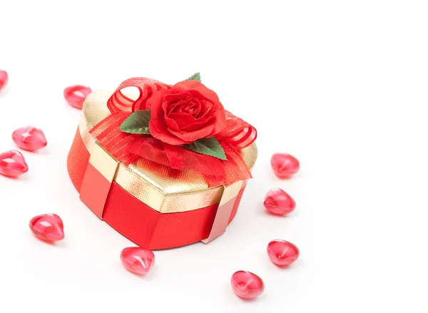 Coffret cadeau avec rose rouge — Photo