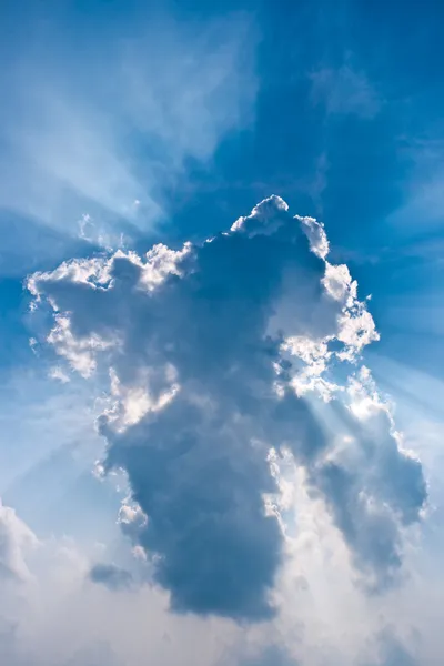 Sol bakom molnen — Stockfoto