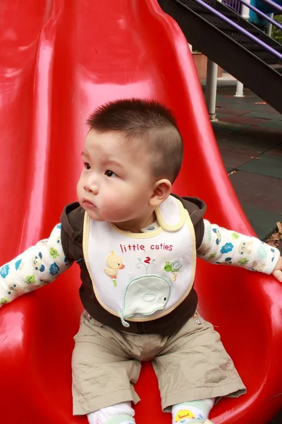 Bambino in parco — Foto Stock