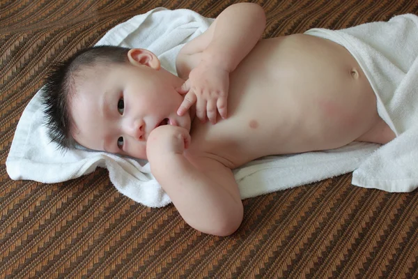Baño de bebé —  Fotos de Stock