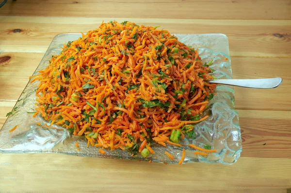 Kleurrijke wortel salade . Rechtenvrije Stockfoto's