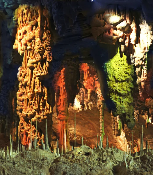 Tropfsteinhöhle. Stockbild
