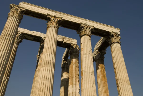 Ruinen des olympischen Tempels in Athen, Griechenland — Stockfoto