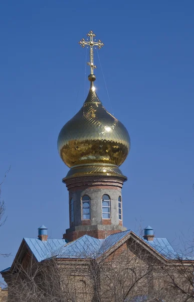 Zlatá kupole pravoslavné církve — Stock fotografie