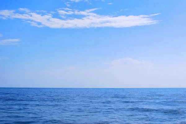 El océano azul Fotos de stock libres de derechos