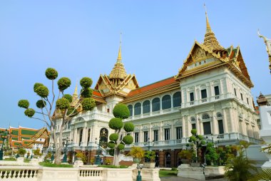 The royal thaialnd grand palace clipart