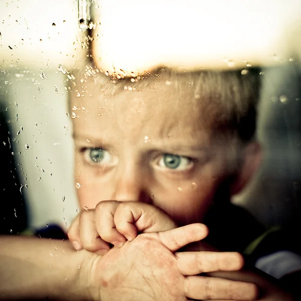 Barn- och fönster — Stockfoto