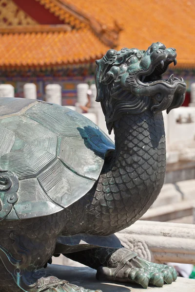 Χάλκινο χελώνα στην Κίνα αυτοκράτορα απαγορευμένη πόλη — Φωτογραφία Αρχείου