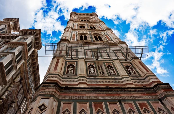 佛罗伦萨大教堂的 belltower — 图库照片