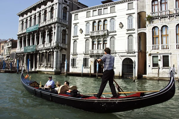 Gondola w kanale — Zdjęcie stockowe