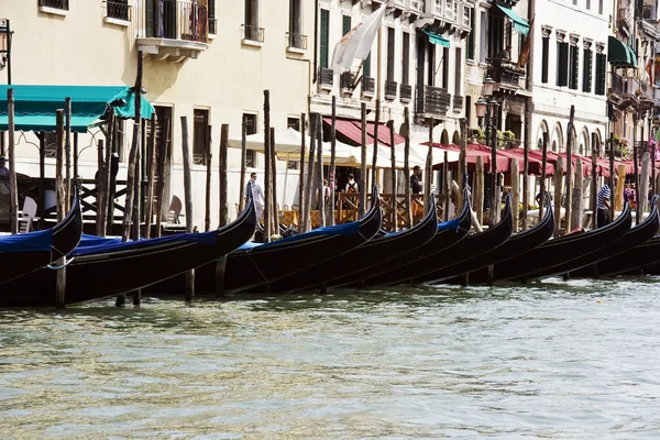 Gondolas on the main channel of Venice — Stock Photo, Image
