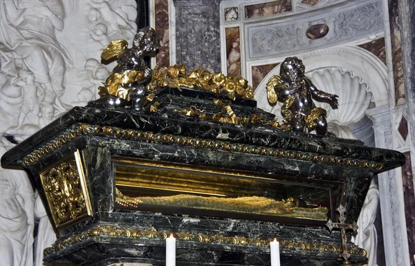 Sarcophagus of the patron of Pisa — Stock Photo, Image