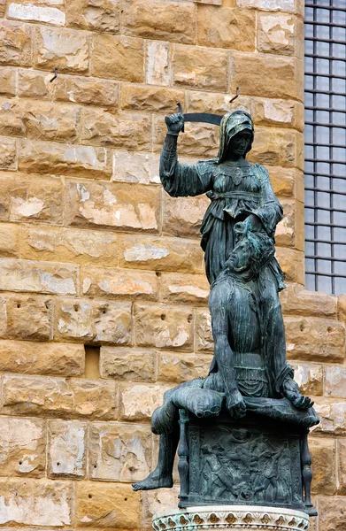 Sculptuur in de buurt van palazzo vecchio — Stockfoto