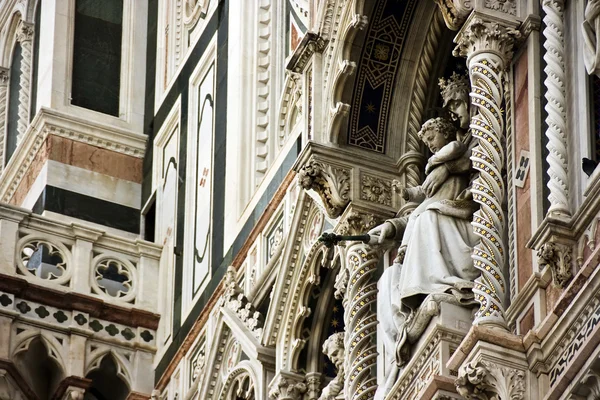 Sculpture of main Cathedral of Florence — Stock Photo, Image