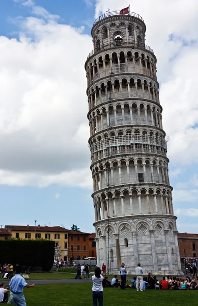 Der Pizansky-Turm auf dem Wunderfeld. Italien. — Stockfoto