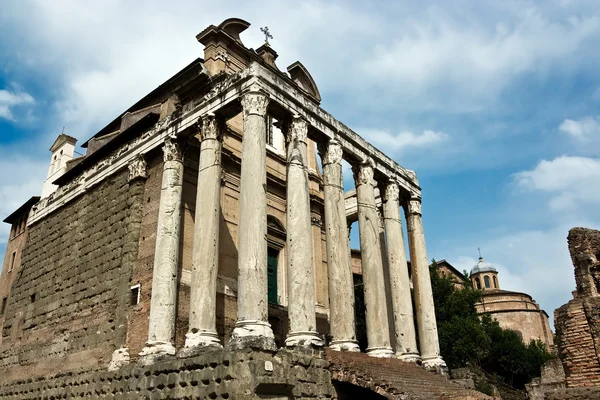 As ruínas antigas do fórum romano. Itália . — Fotografia de Stock