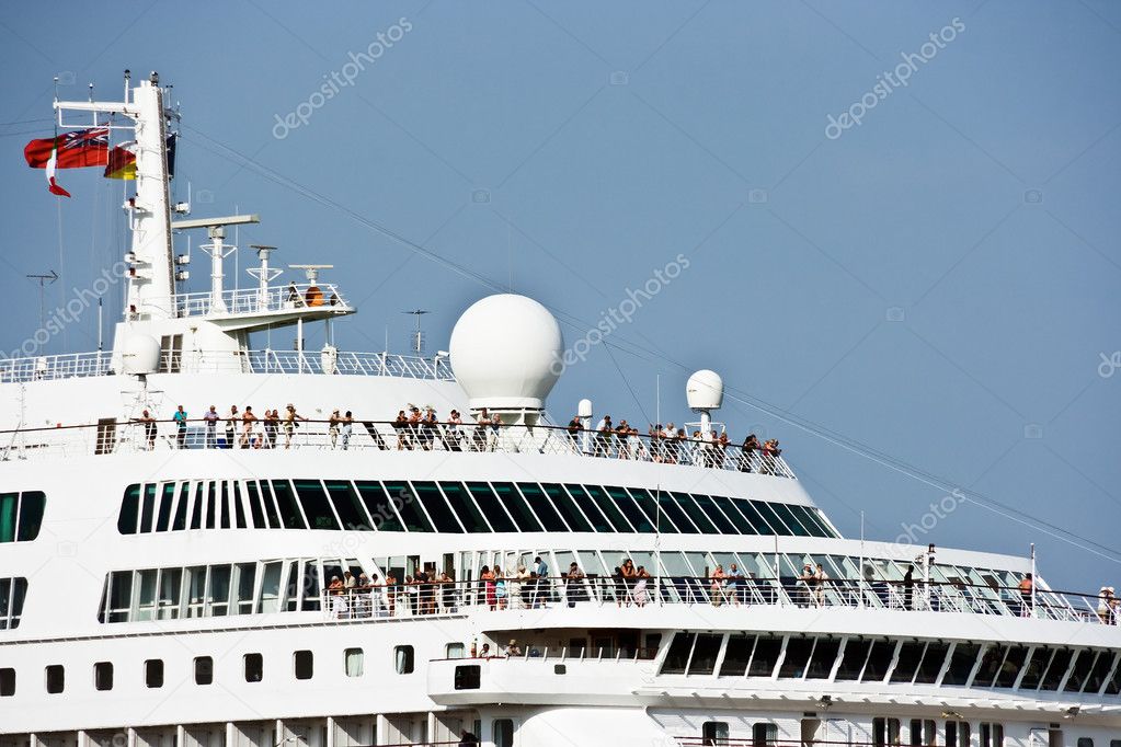 Cruise nautical tourist lainer.