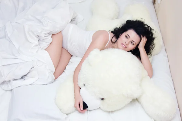 Jong meisje met teddy bear — Stockfoto