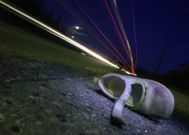 Kazadan sonra çocuk ayakkabı
