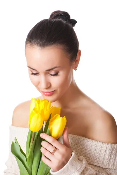 Frau mit Tulpen — Stockfoto