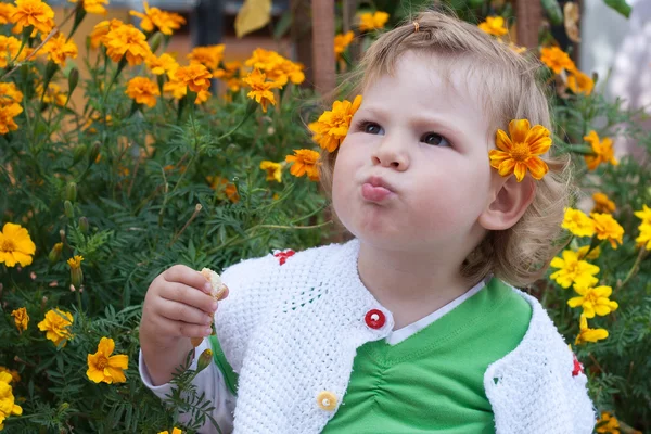 Portret dziecka, koncepcja kwiat — Zdjęcie stockowe