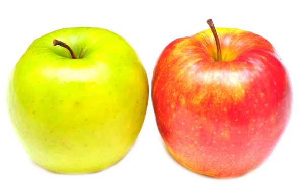 Manzanas frescas rojas y verdes — Foto de Stock