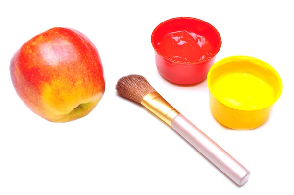 Apfel und Pinsel — Stockfoto