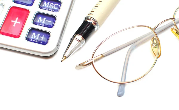Γυαλιά στυλό και αριθμομηχανή — Φωτογραφία Αρχείου