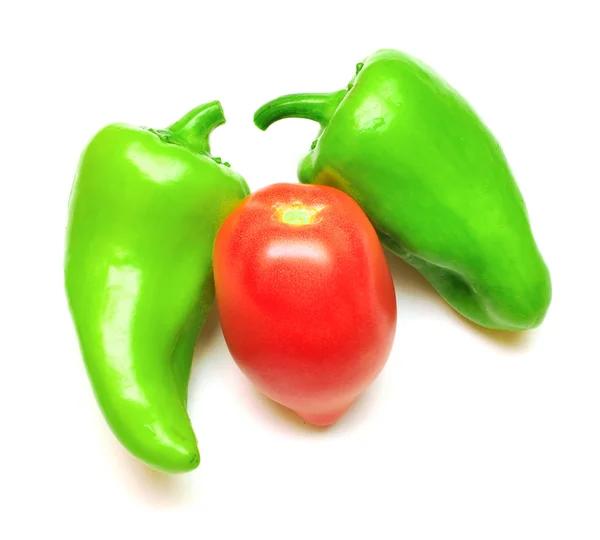 Pimentão verde e tomate — Fotografia de Stock