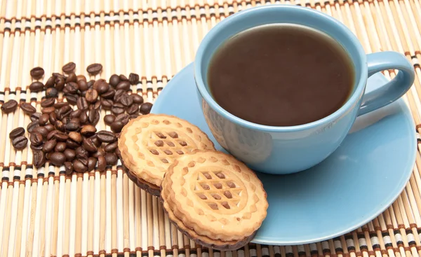 Cup of coffee with biscuits — Stock Photo, Image